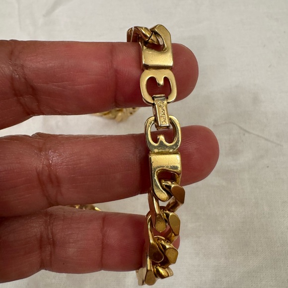 Dios - Picture 3 of 8